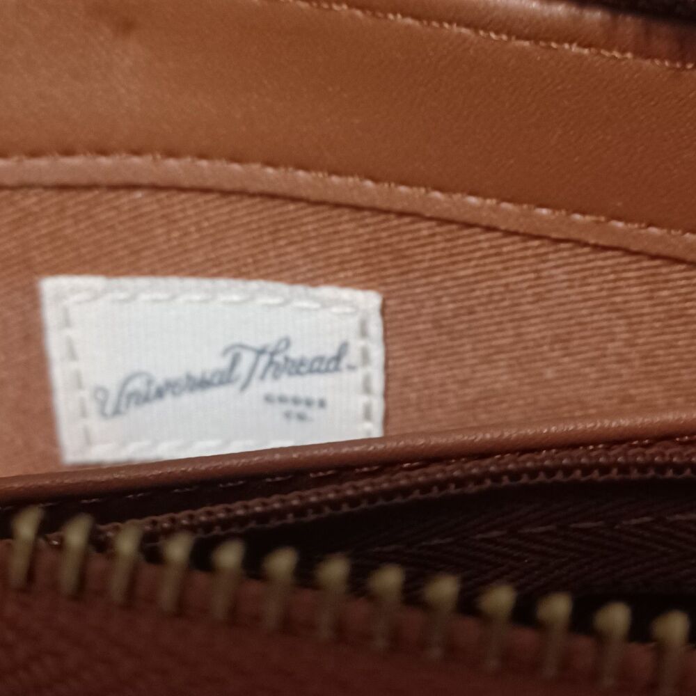 UNIVERSAL THREADS Brown Camille Zip Wristlet Wallet - Picture 4 of 4